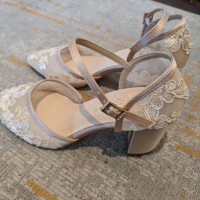 lace bridal shoes