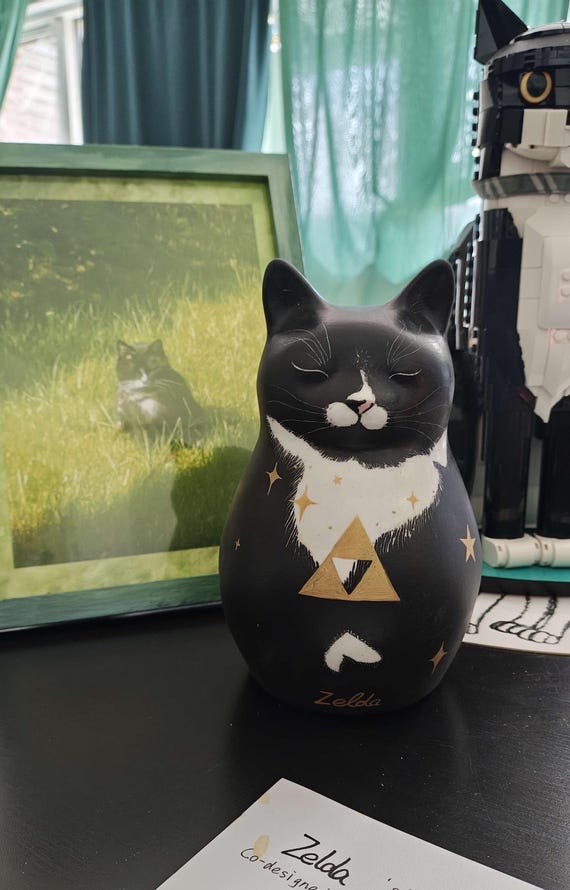 Personalized ceramic pet memorial urn for Zelda — 5 star Etsy review by Malene, Farbe Ceramics