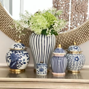 中国景徳鎮産青花磁器、手描き蓮文蓋付き壺 - Etsy 日本