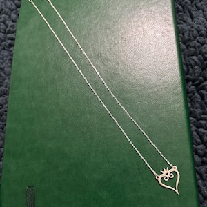 Taylor added a photo of their purchase