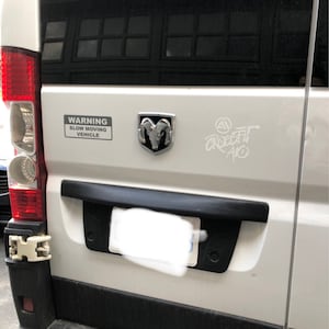 Glossy Car Decal 8.5x0.8 Inches "Tis But A Scratch" Vinyl Bumper Sticker - Funny Monty Python Quote Decal For Car, Laptop, Trailer Scratch And Sniff Stickers Pizza