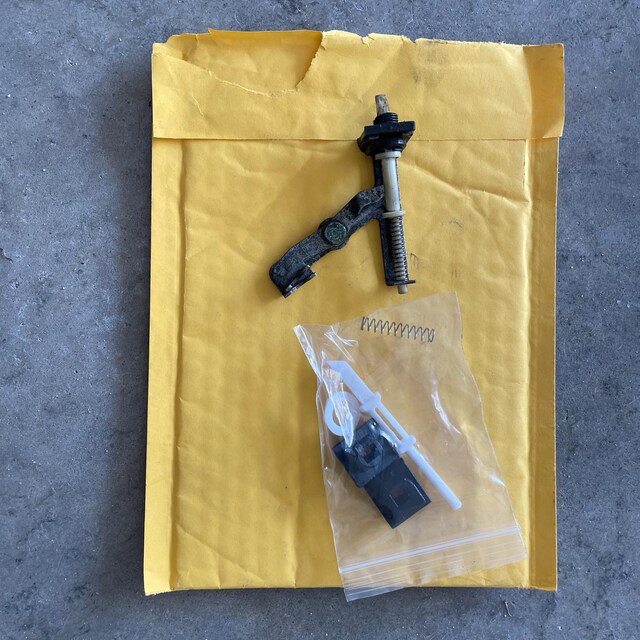 Fuel Door Release Repair Kit (for Nissan S13/S14/S15/Z32/R32/R33