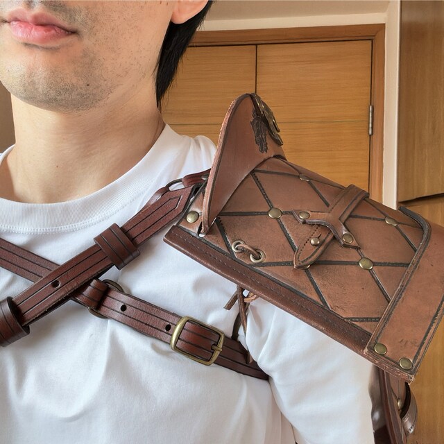 手作りレザーLARPショルダーパッド：中世ウィッチャースタイルの鎧