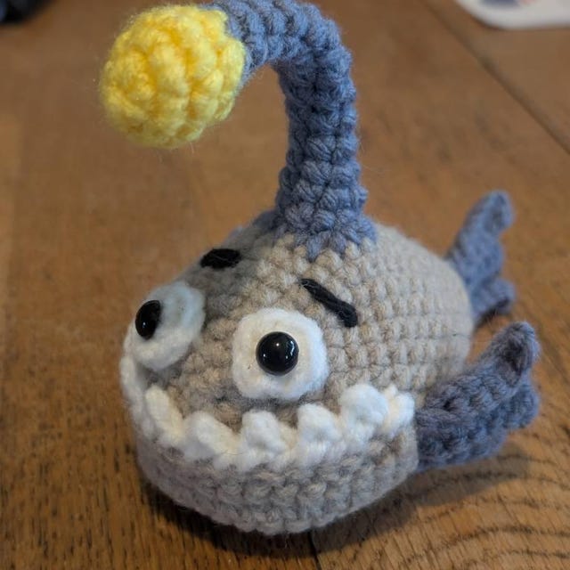 アンコウのかぎ針編み PDF パターン、かぎ針編みの深海魚あみぐるみ