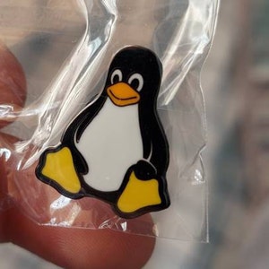 Tux the Linux ペンギンのエナメルピン、かわいい! - Etsy 日本