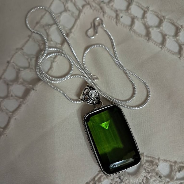 •CREST• peridot + silver necklace (various lengths)