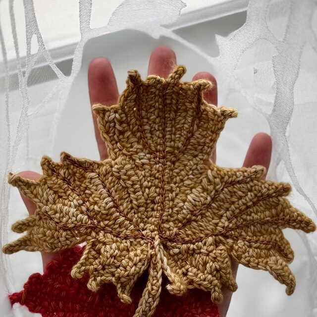 かぎ針編みの秋の葉のパターンセット - カエデ、オーク、バーチ