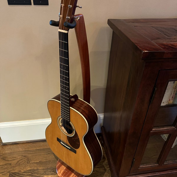 Ruach GS-1 houten standaard voor akoestische/elektrische gitaar - mahonie - België