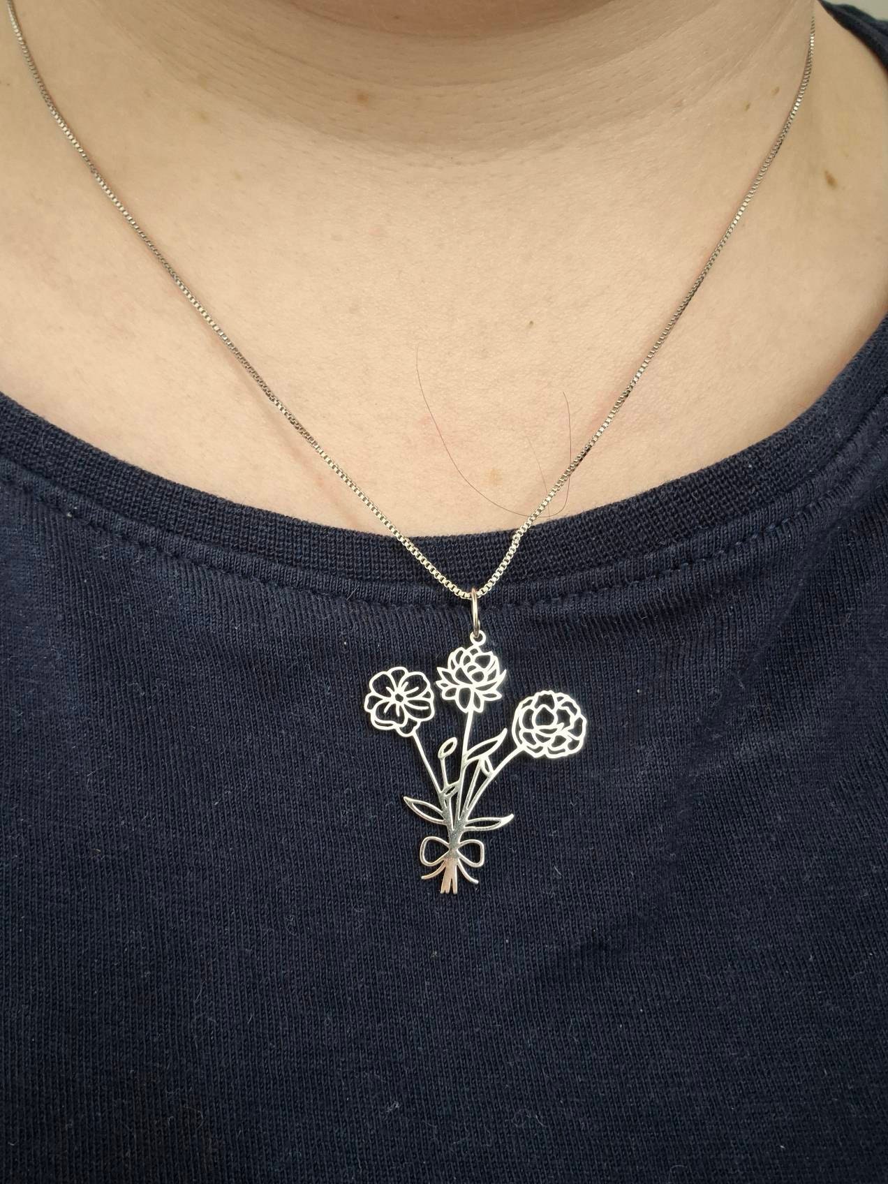 Custom Multiple Birthflower Necklace, Floral Bouquet Necklace, Family Member Necklace for Mom, Birthday Gift for Her, Christmas Gift