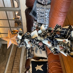 Decorating primitive style for christmas