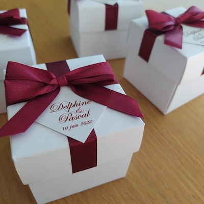 Elegant Wedding Bonbonniere Wedding Favor Boxes With Wine Burgundy elegant-wedding-bonbonniere-wedding-favor-boxes-with-wine-burgundy