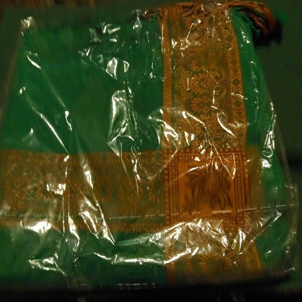 J. PREMIUM WOOL SHAWL FOR MEN WITH LUXURY BOX & BAG +GIFT TASBEH & ATAR ( Olive )