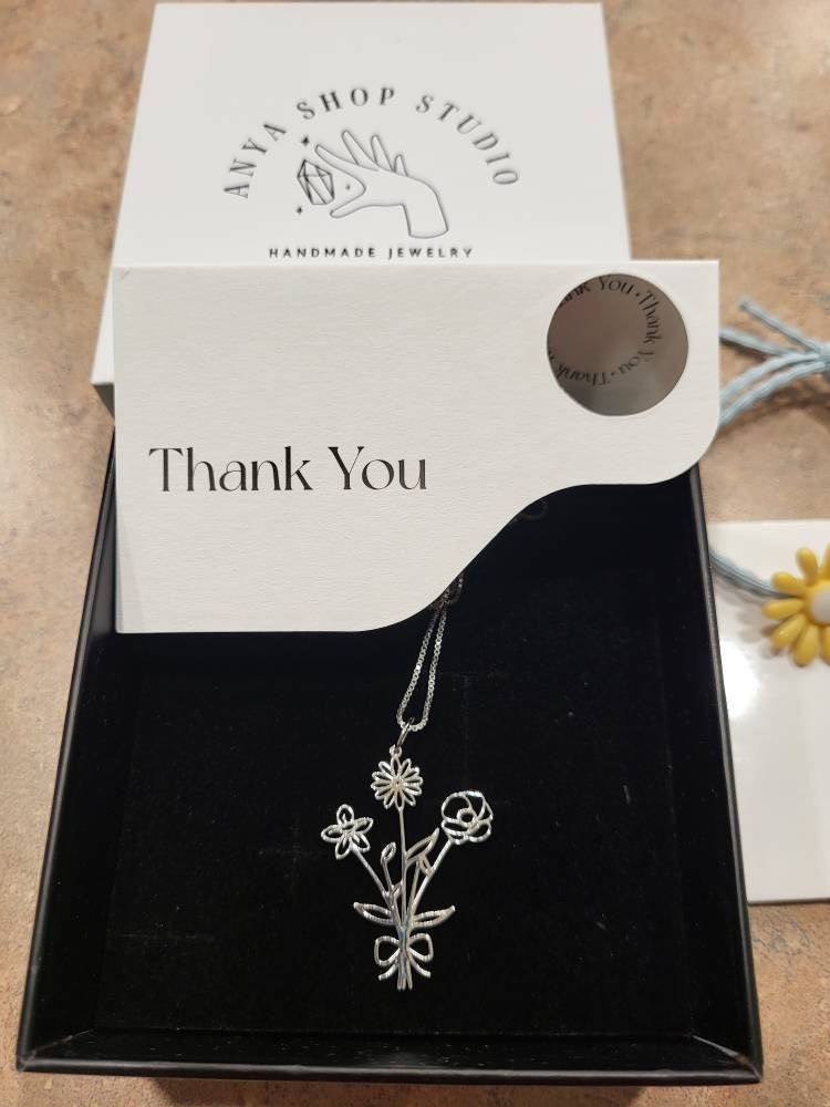 Custom Multiple Birthflower Necklace, Floral Bouquet Necklace, Family Member Necklace for Mom, Birthday Gift for Her, Christmas Gift