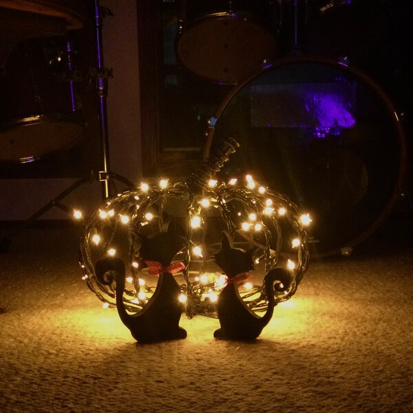 LED Lighted Joy Sign with Wreath Farmhouse Wooden Rustic Tabletop Decorative Sign