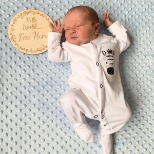 Hello World I'm Here Newborn Baby Announcement Sign – The Cotton & Canvas  Co.