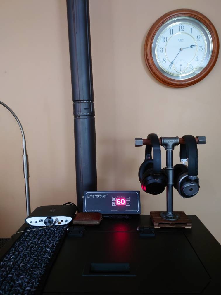 Headphones stand, headset stand, headphone hanger, water pipe holder, dock,loft gift for him, music lover, for desk induastrial loft solid