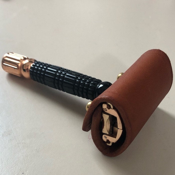 Safety razor, leather safety razor case, safety razor sheath safety