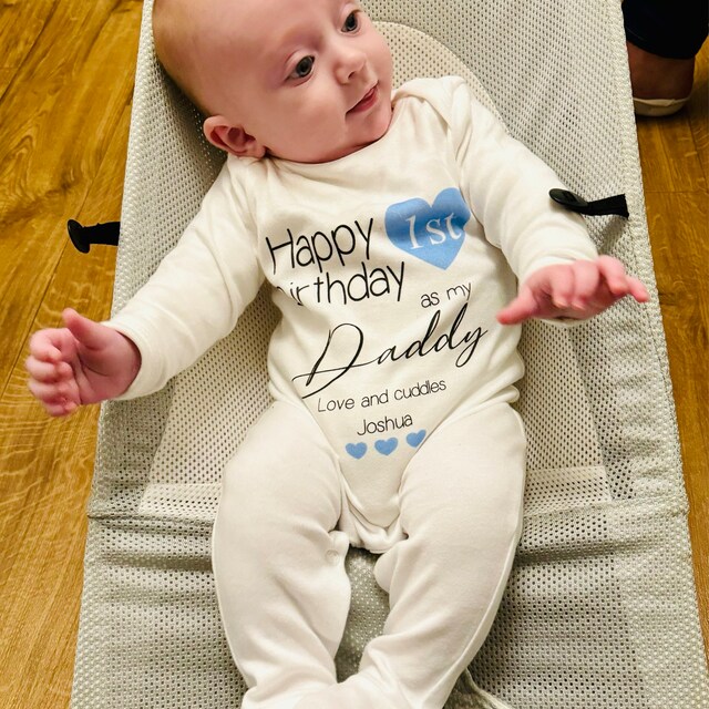 Body Neonato In Cotone - Happy 1st Birthday As My Daddy - Blu - Taglie 0-12 Mesi - Certificato Oeko Tex