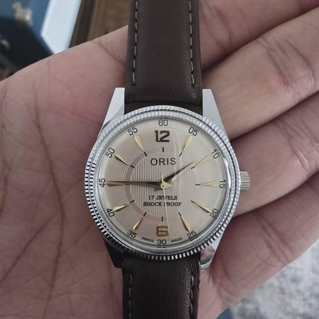 希少なヴィンテージ ORIS ホワイトダイヤル 機械式手巻き FHF