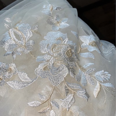Two Layers Hem Lace Veil//3d Ivory Flower//cathedral Wedding Veil ...