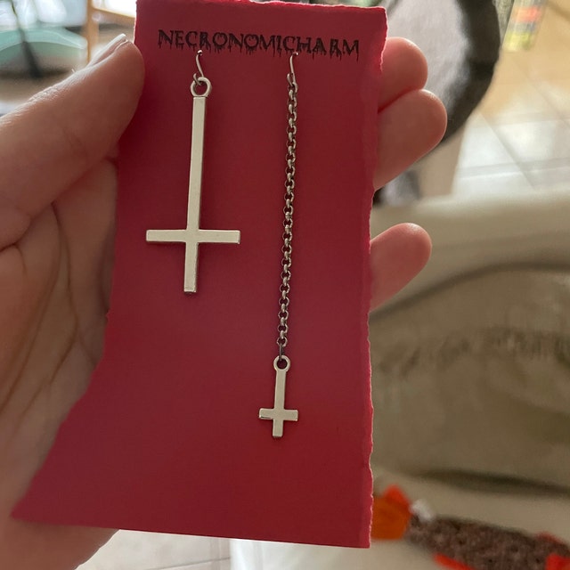 What Does An Upside Down Cross Necklace Mean Chains A vrogue.co
