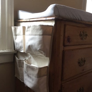 changing table runner with pockets