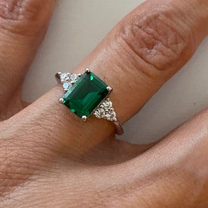 Bague De Fiançailles En Argent Sterling 925 Plaqué Or - émeraude Verte Synthétique Ovale 5.25 Carats - NEUVE