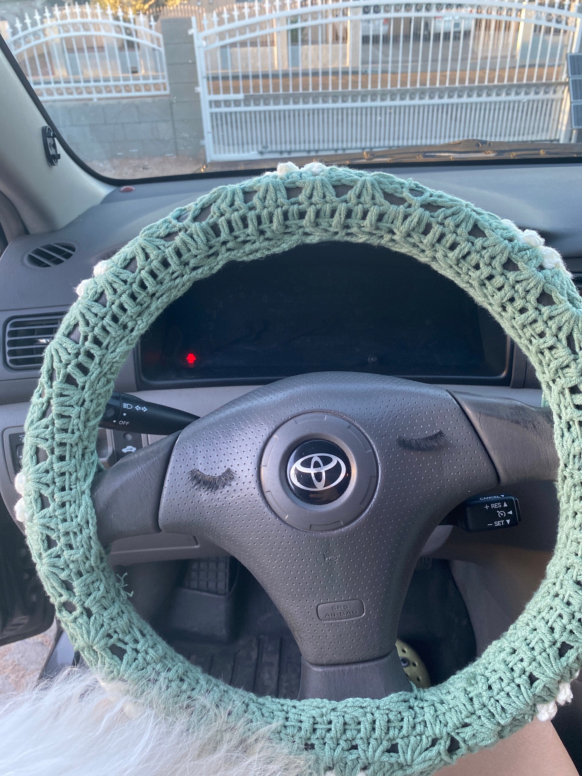 Handgemachte gehäkelte Lenkradhülle für Frauen, süße Daisy Blumen Sicherheitsgurthülle, Auto Interieur Accessoires Dekoration