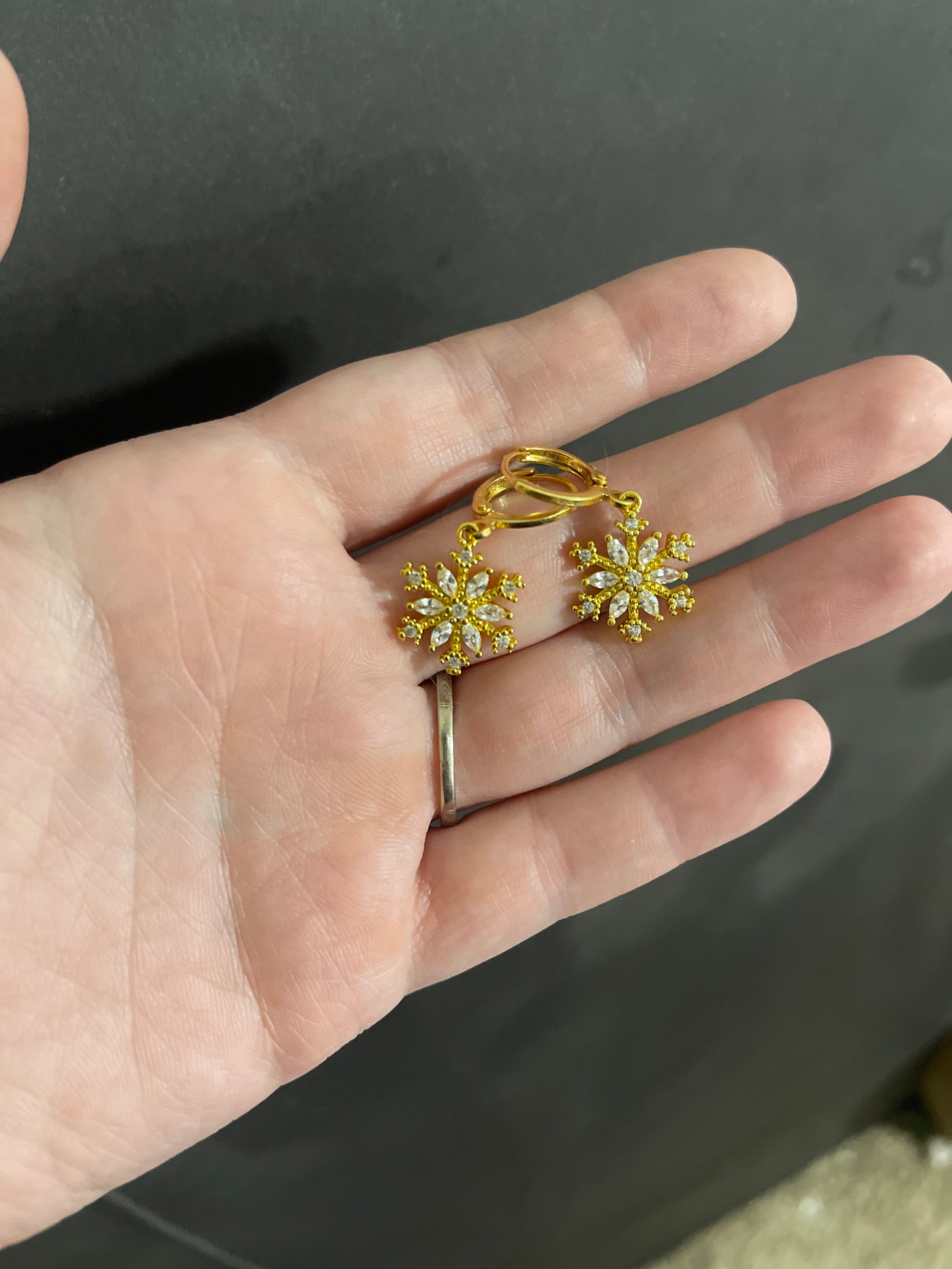Dainty Snowflake Dangle Earrings