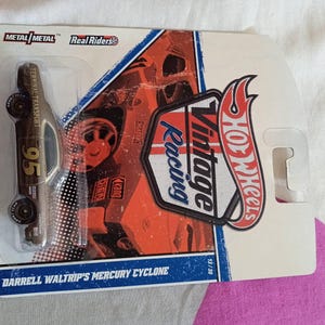 Hotwheels - Darrell Waltrip's 1970 Mercury Cyclone - RARE Vintage