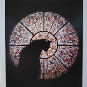 ラファエル作「ステンドグラスの黒猫」 - デジタルアートプリント