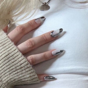 Silver Press on Nails Y2K Fake Nails for Cool Girl Grey Melting Metal ...