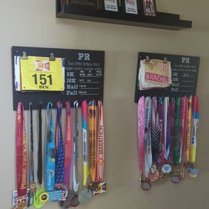 Running Race Bib & Medal Holder - Pinecone Home