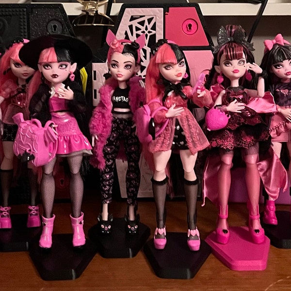 Themed Stands Monster High Inspired Designs to Accent the Character of ...