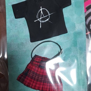 Lindsey added a photo of their purchase