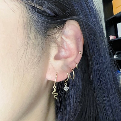 Small 14k Solid Gold Hoop Earrings Dainty Huggie Hoop Earrings - Etsy