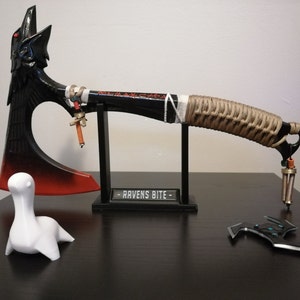 Bloodhound Raven's Bite Heirloom 1:1 Weighted Replica Apex Legends
