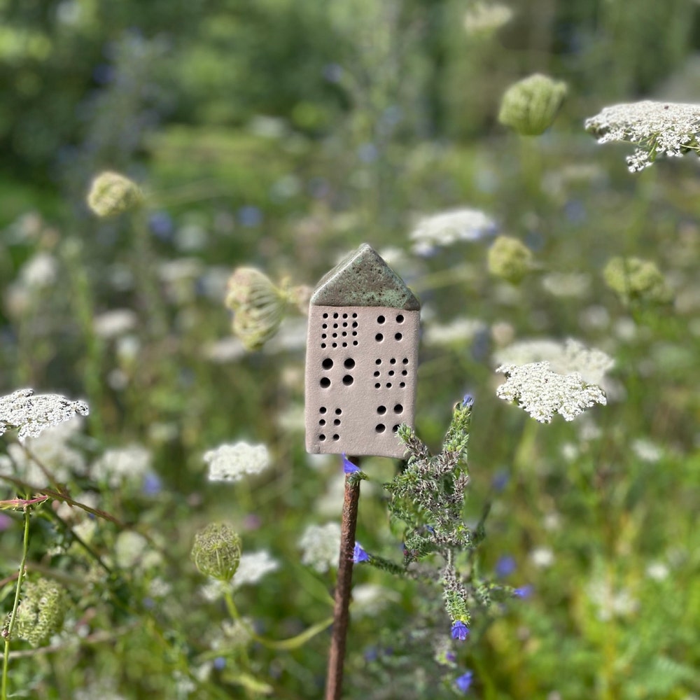 Bienensteinhäuschen Insektenhotel