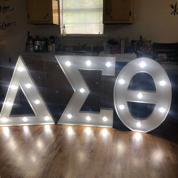 Delta Mosaic Template, Δ, Greek Letters Mosaic From Balloons, Balloon ...