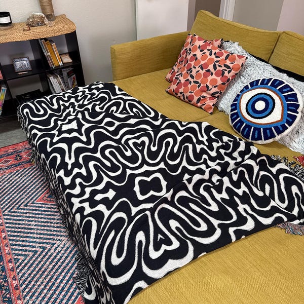 Psychedelic Pattern Print Hooded Blanket main image 0