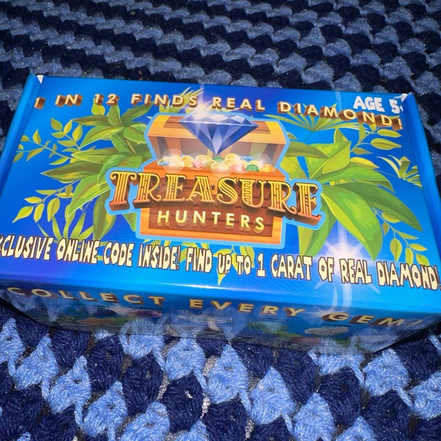 Treasure Hunters Gold & Gems Paydirt | Over 2 pounds of Treasures Inside