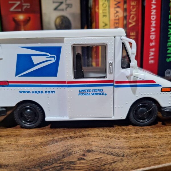 Kinsmart 1962 Volkswagen Bus T1 Scala 1/32 - Modello Diecast Con Porte Apribili - Bianco/Rosso