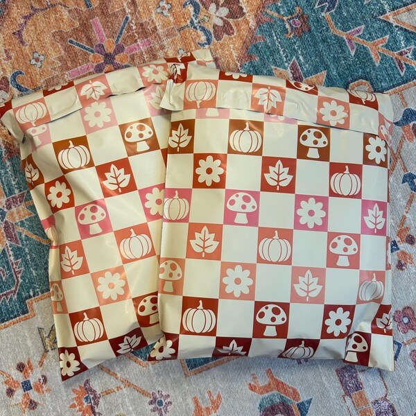 Classic Christmas Sticker Roll, 500 Stickers per Roll