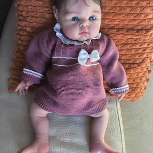 フルシリコンのリボーンドール　約43㎝の女の子　哺乳瓶付き フルシリコン製リボーンドール（哺乳瓶から飲み、おむつを濡らします