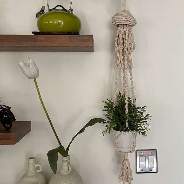 Macrame Jellyfish Planter DIY Pattern — Hanging Plant Holder Tutorial ...