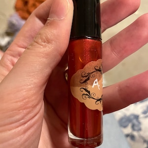 Kaitlyn added a photo of their purchase