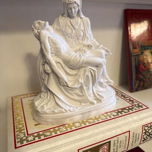 ミケランジェロ作 ピエタ像 - キリスト教の贈り物 - 結合大理石の宗教