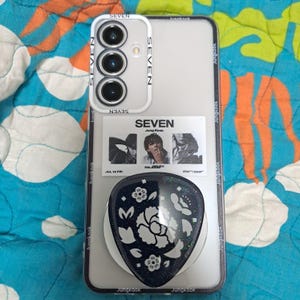 Maayan added a photo of their purchase