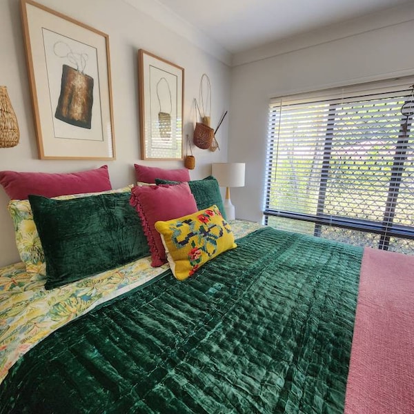Forest Green Silk Velvet Quilt Handmade Customized Kantha Quilt Circle ...