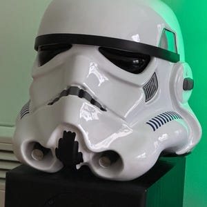 ストームトルーパーヒーローのフルサイズスターウォーズヘルメット